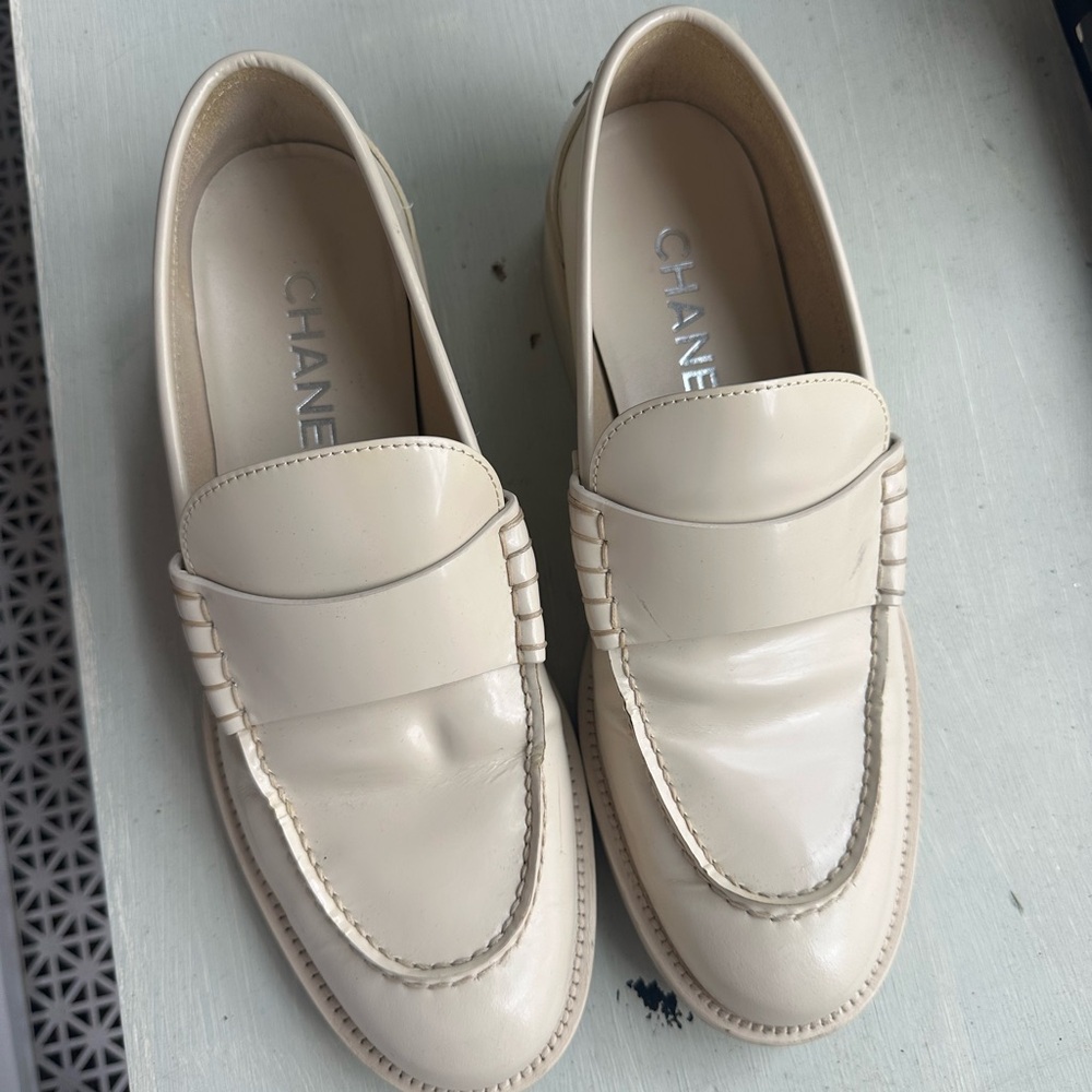 CHANEL Beige Leather Loafers